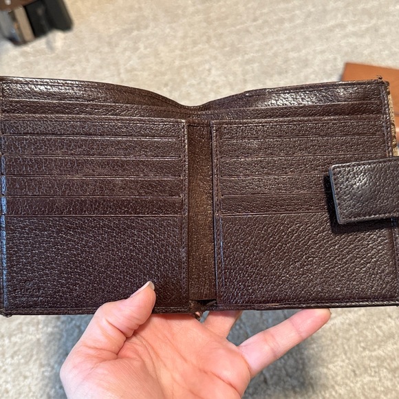 Gucci Brown Monogram Compact Wallet - Picture 9 of 10